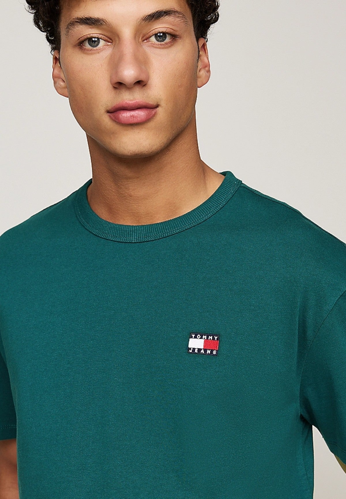 Tommy Jeans Uomo T-shirt a Maniche Corte DM0DM17995-CWG Verde